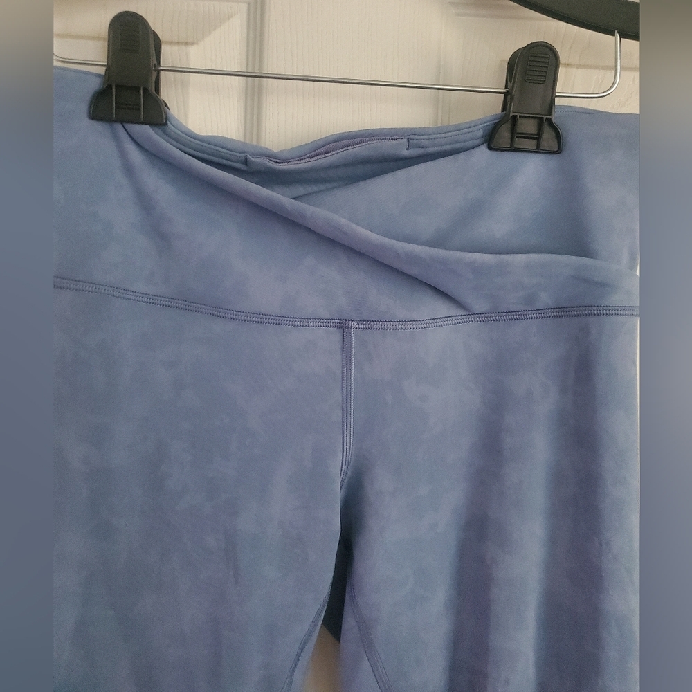 Lululemon High-Waist Blue Sculpting Leggings, Size 8 - Picture 5 of 6
